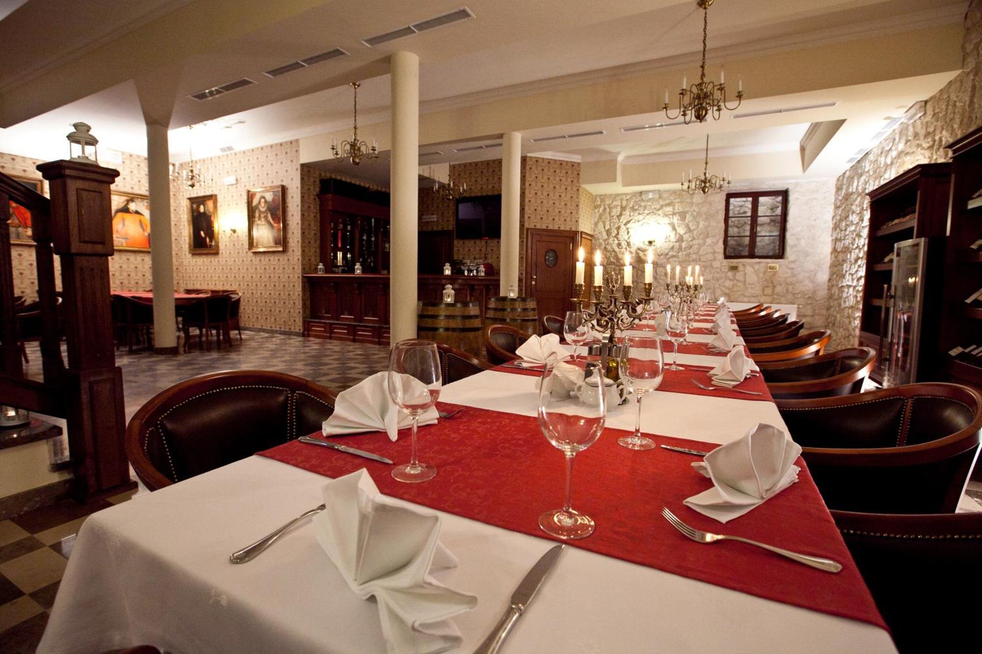 Hotel Sarmata Zespol Dworski Sandomierz Restaurant bilde
